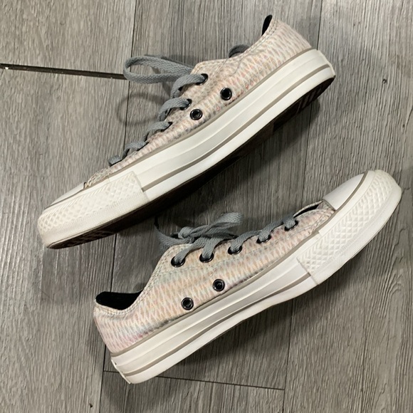 Converse Prism Print Canvas All Stars 
size 6 - Picture 7 of 11